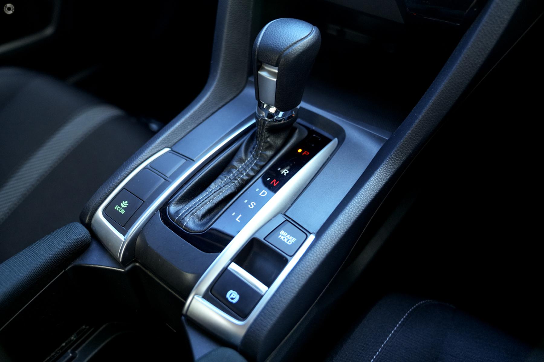 
								2019 Honda Civic 10th Gen MY18 VTi-S Sedan 4dr CVT 1sp 1.8i – #683 full									