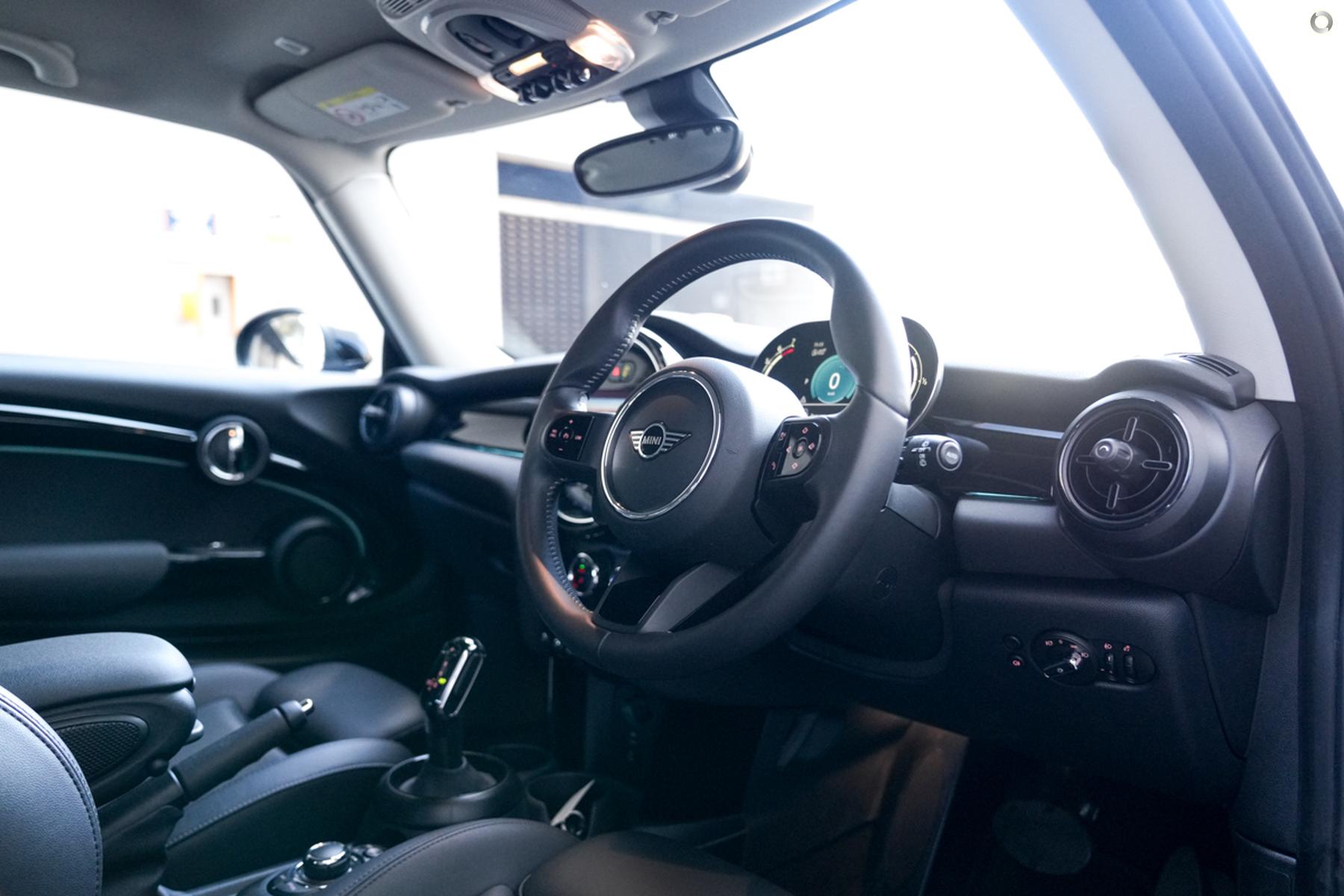 
								2023 MINI Hatch F56 LCI-2 Cooper S Classic Hatchback 3dr D-CT 7sp 2.0T – #718 full									