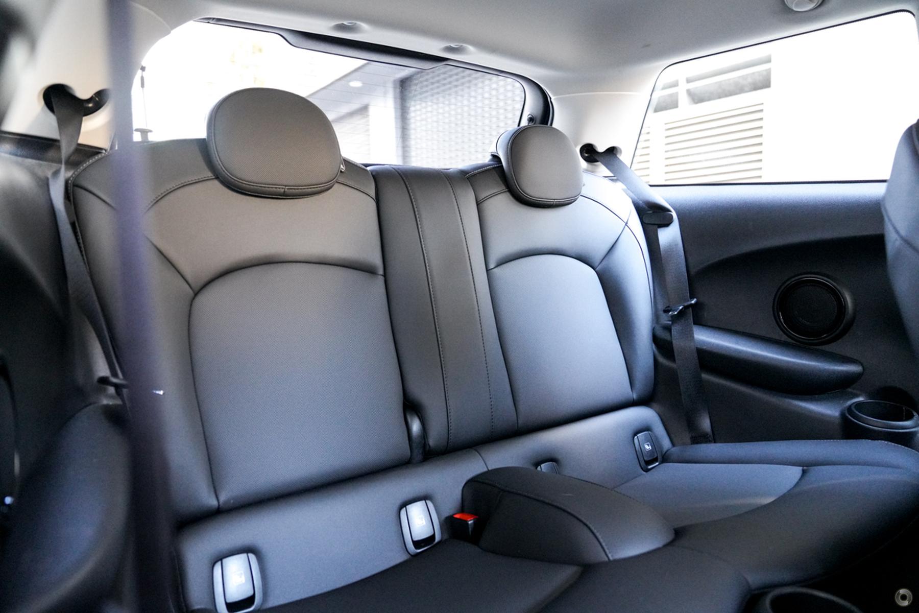 
								2023 MINI Hatch F56 LCI-2 Cooper S Classic Hatchback 3dr D-CT 7sp 2.0T – #718 full									