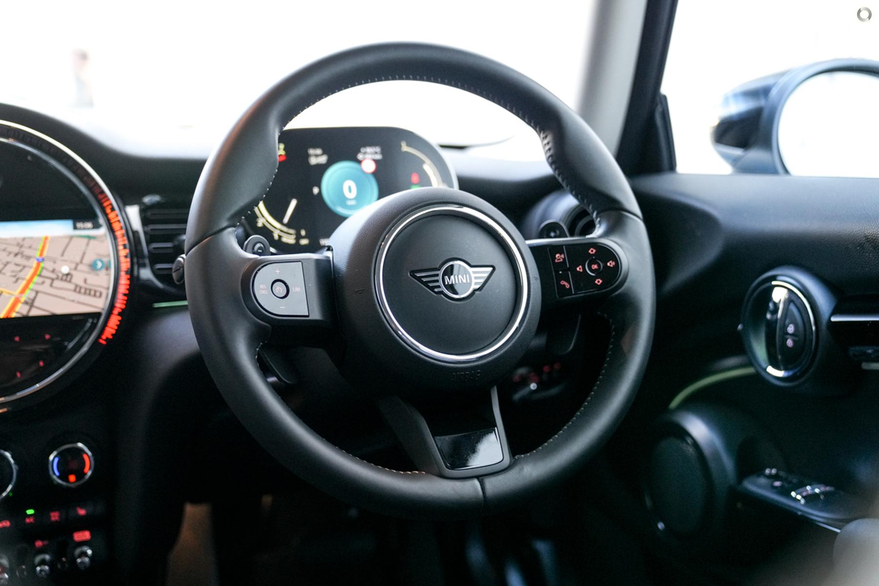 
								2023 MINI Hatch F56 LCI-2 Cooper S Classic Hatchback 3dr D-CT 7sp 2.0T – #718 full									