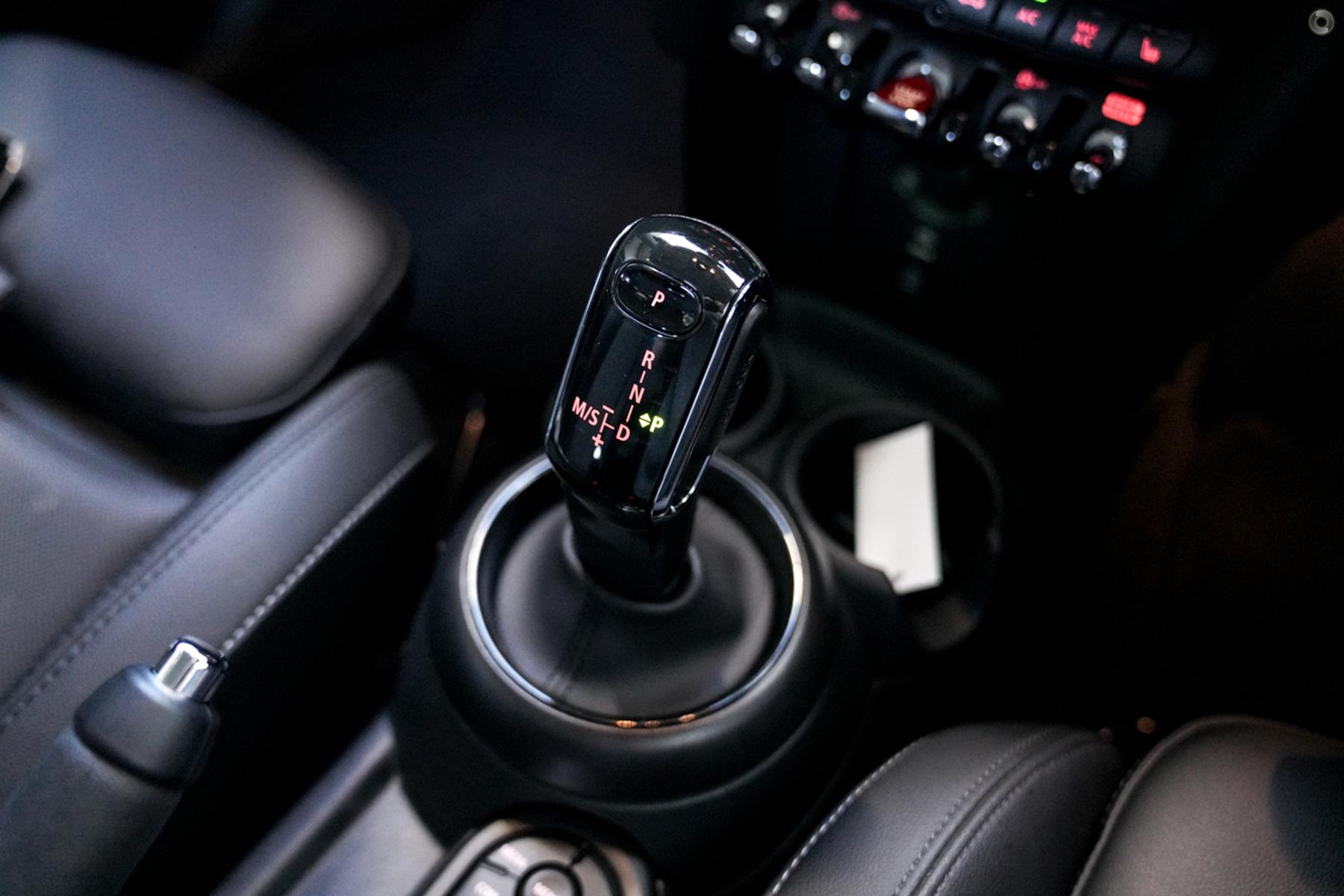 
								2023 MINI Hatch F56 LCI-2 Cooper S Classic Hatchback 3dr D-CT 7sp 2.0T – #718 full									