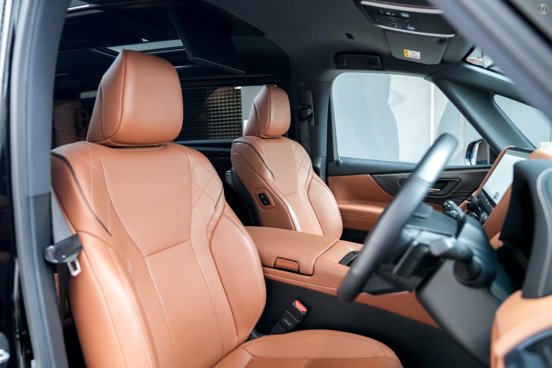 
								2024 Toyota Vellfire AAHH40W Hybrid Z Premier Van Wagon 7st 5dr CVT 1sp 2.5i Hybrid [IMP] – #690 full									