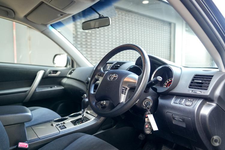 
								2013 Toyota Kluger GSU40R MY12 KX-R Wagon 7st 5dr Spts Auto 5sp 2WD 3.5i – #722 full									