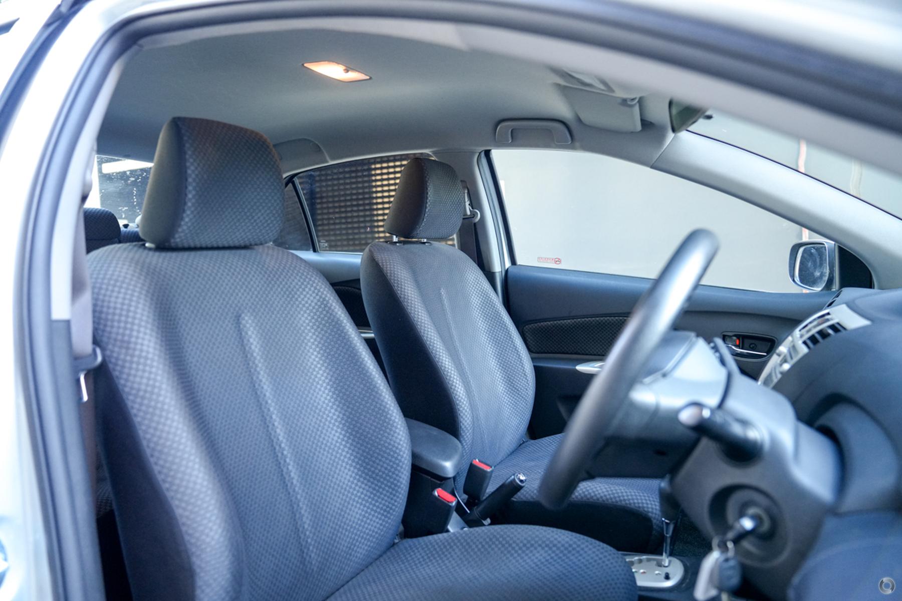 
								2007 Toyota Yaris YRS Sedan – #738 full									