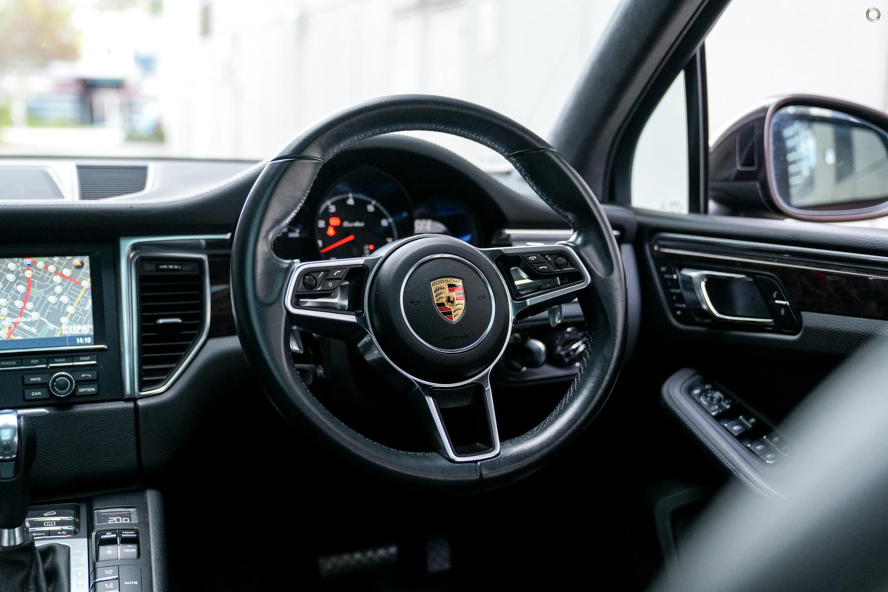 
								2015 Porsche Macan 95B MY16 Turbo Wagon 5dr PDK 7sp AWD 625kg 3.6TT – #752 full									