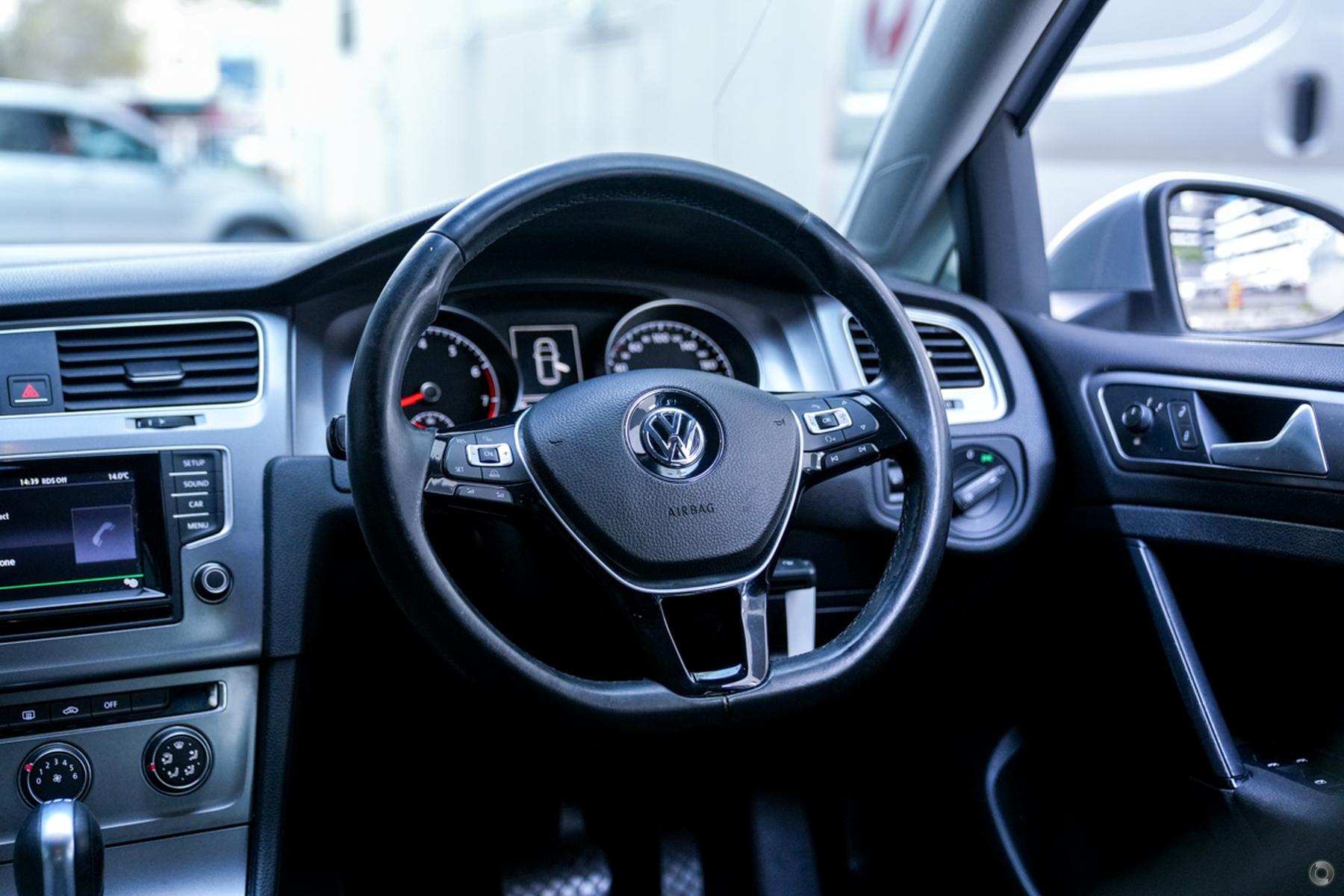
								2013 Volkswagen Golf VII MY14 90TSI Hatchback 5dr DSG 7sp 1.4T full									