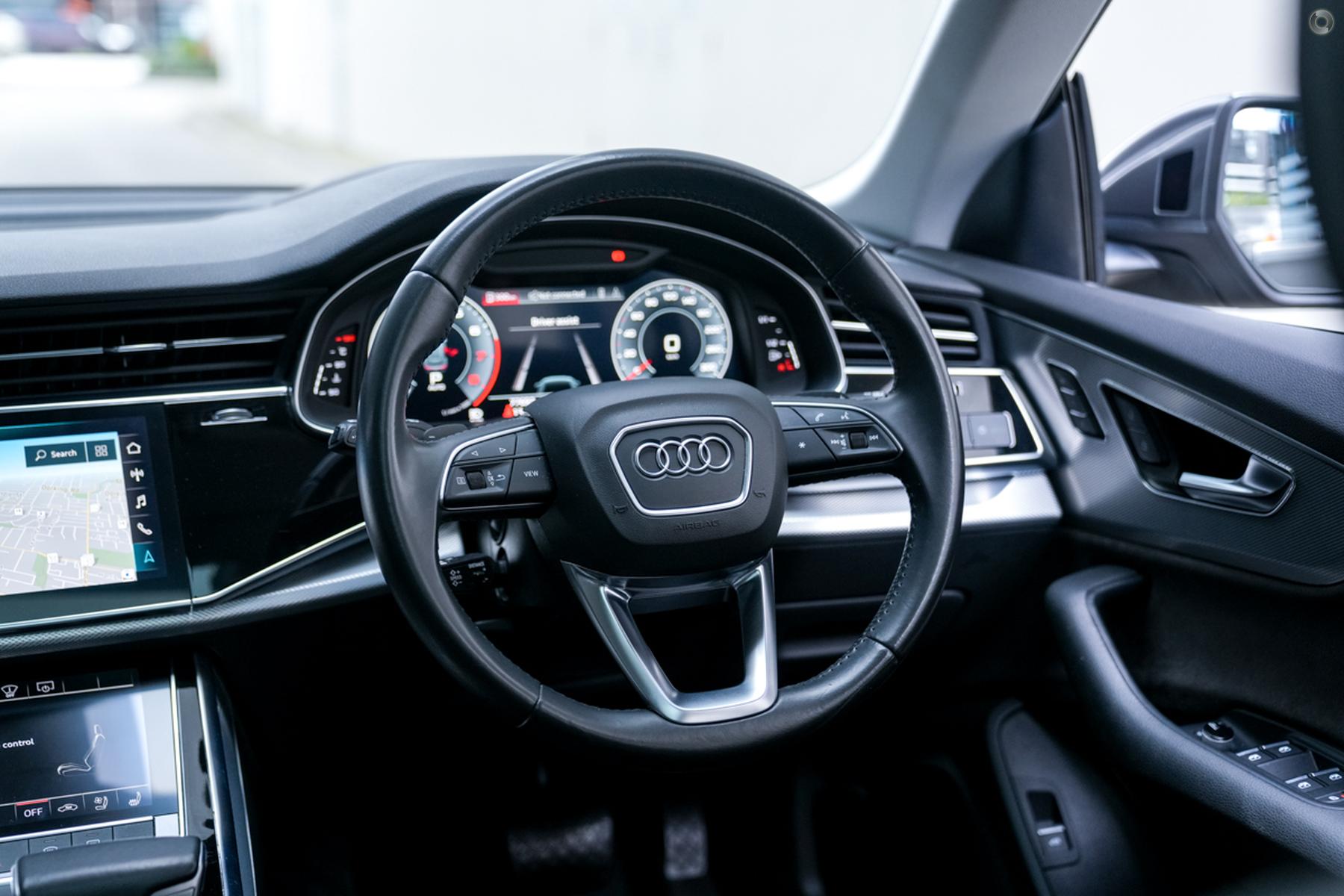 
								2019 Audi Q8 4M F1 MY19 55 TFSI Wagon 5dr Tiptronic 8sp quattro 3.0T/12kW – #818 full									
