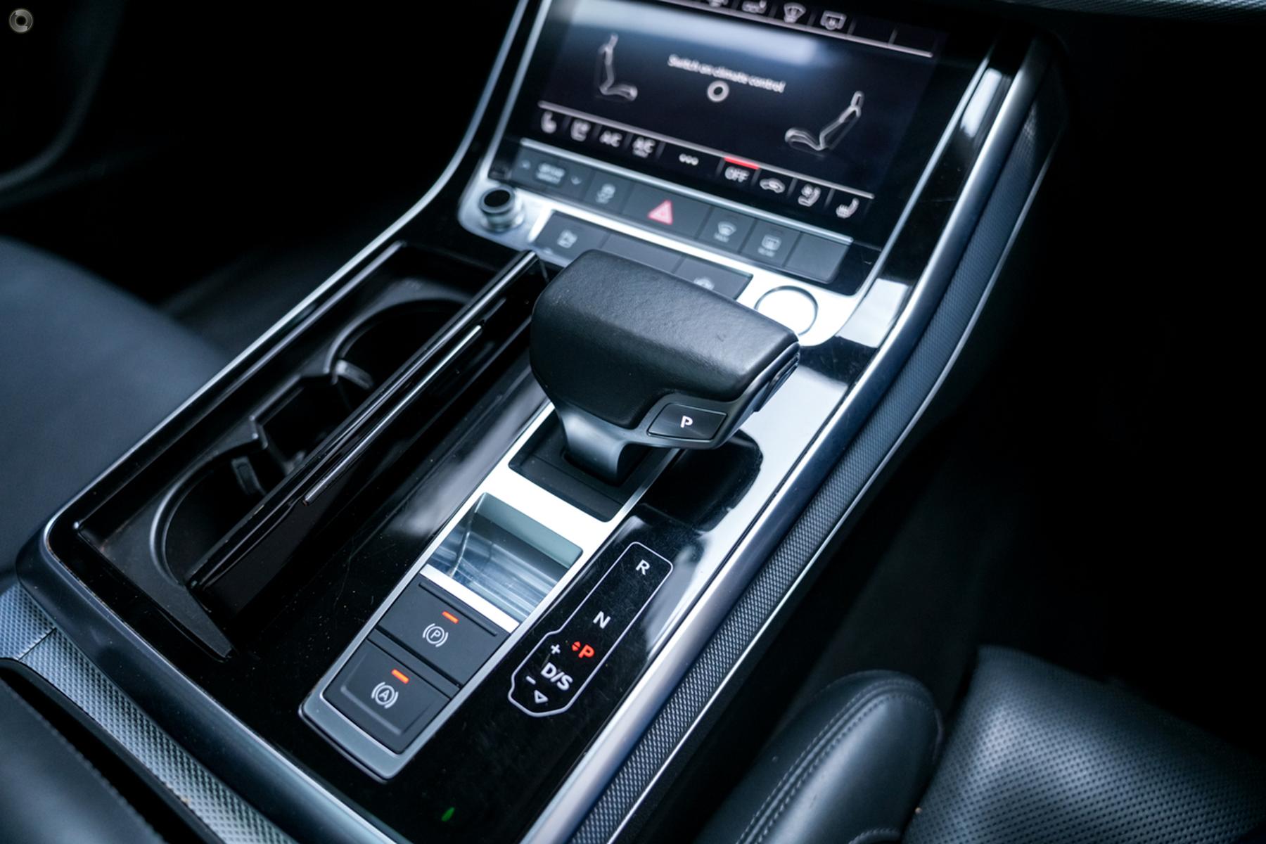 
								2019 Audi Q8 4M F1 MY19 55 TFSI Wagon 5dr Tiptronic 8sp quattro 3.0T/12kW – #818 full									