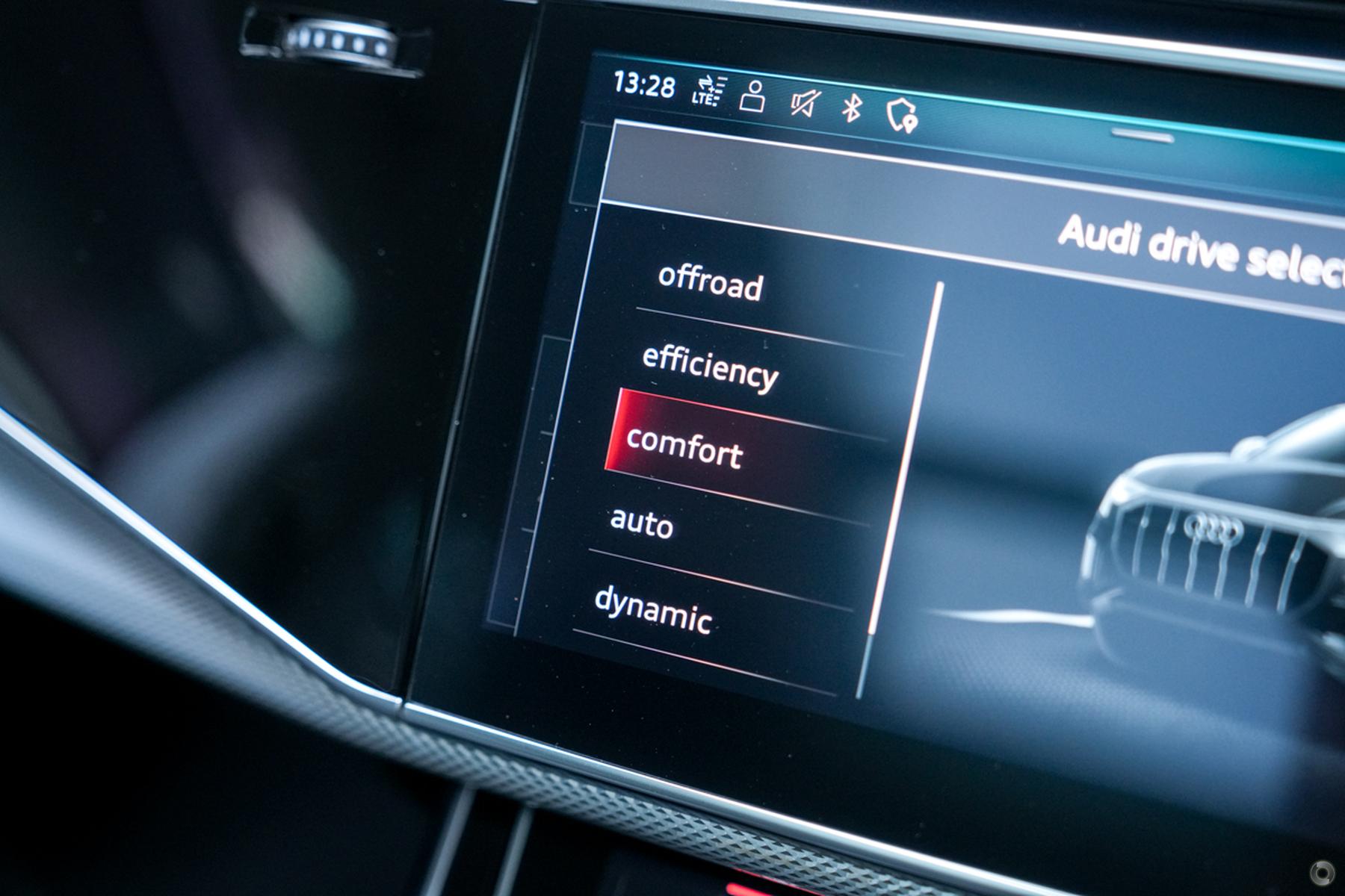 
								2019 Audi Q8 4M F1 MY19 55 TFSI Wagon 5dr Tiptronic 8sp quattro 3.0T/12kW – #818 full									