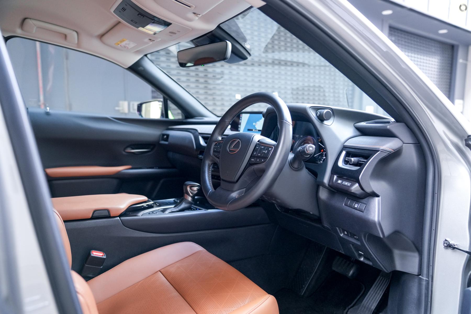 
								2021 Lexus UX MZAH10R UX250h Sport Luxury Hatchback 5dr E-CVT 1sp 2WD 2.0i/80kW Hybrid – #817 full									