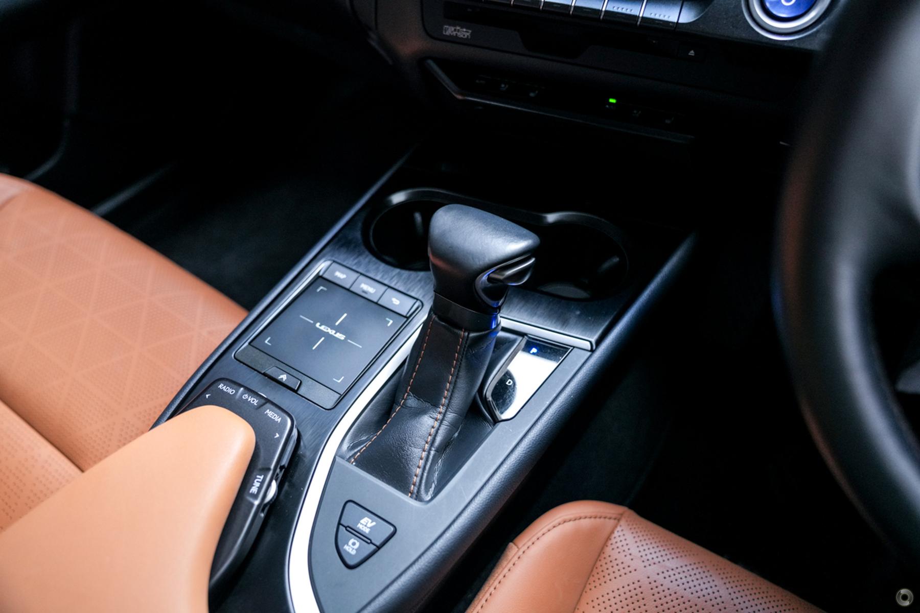 
								2021 Lexus UX MZAH10R UX250h Sport Luxury Hatchback 5dr E-CVT 1sp 2WD 2.0i/80kW Hybrid – #817 full									