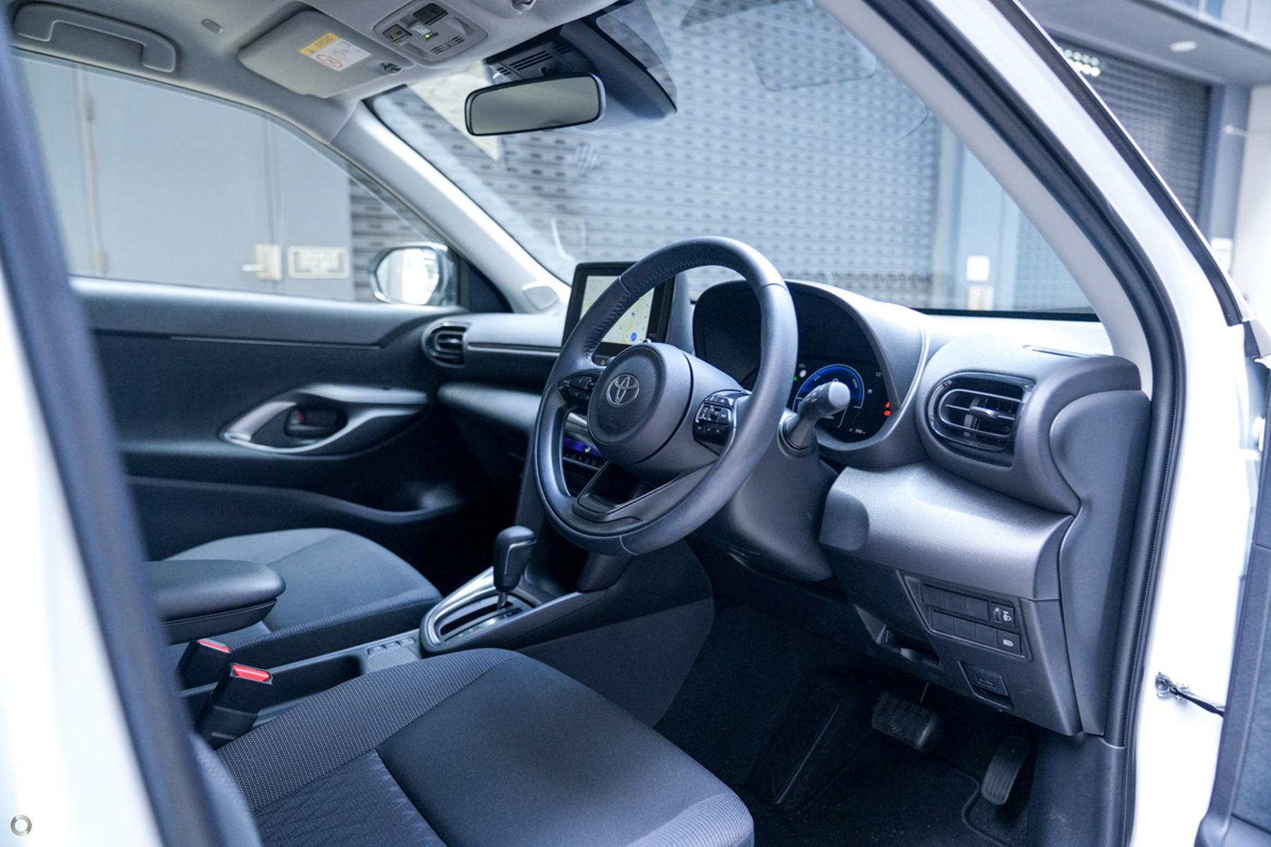 
								2025 Toyota Yaris Cross MXPJ10R GX Wagon 5dr CVT 1sp 2WD 1.5i/59kW Hybrid – #826 full									