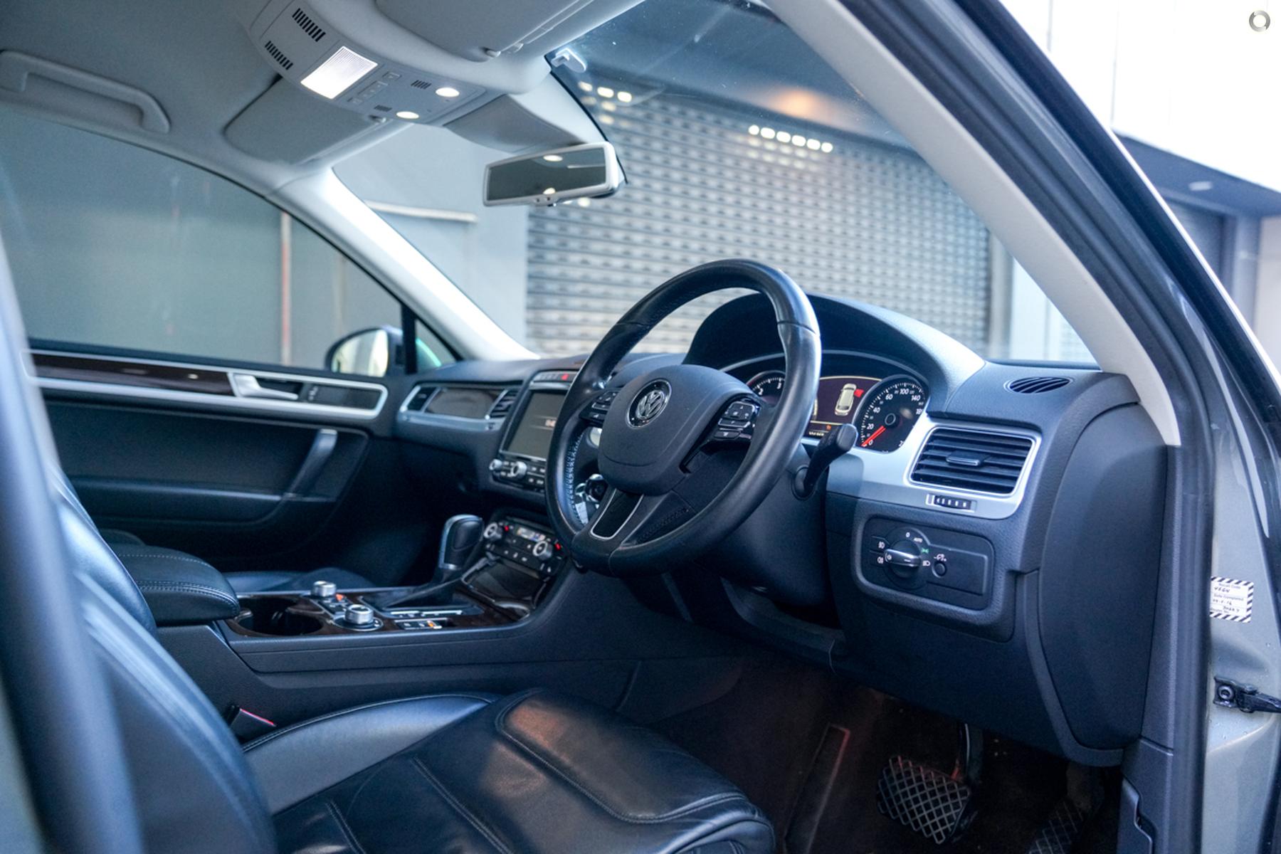 
								2015 Volkswagen Touareg 7P MY16 V6 TDI Wagon 5dr Tiptronic 8sp 4MOTION 3.0DT – #TBA full									