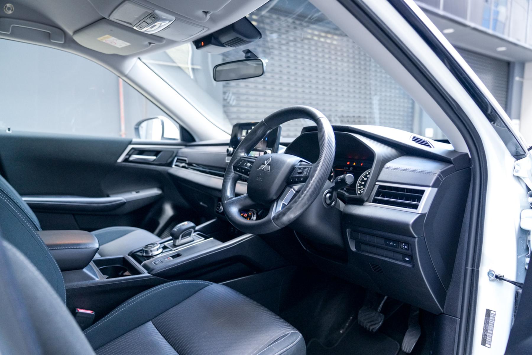 
								2022 Mitsubishi Outlander ZM MY22.5 ES Wagon 5dr CVT 8sp, 2WD 2.5i – #871 full									